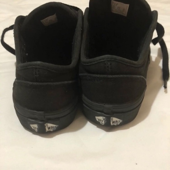 Vans - Picture 3 of 4